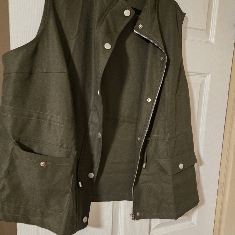Amazon Essentials Vests in Jackets & Coats